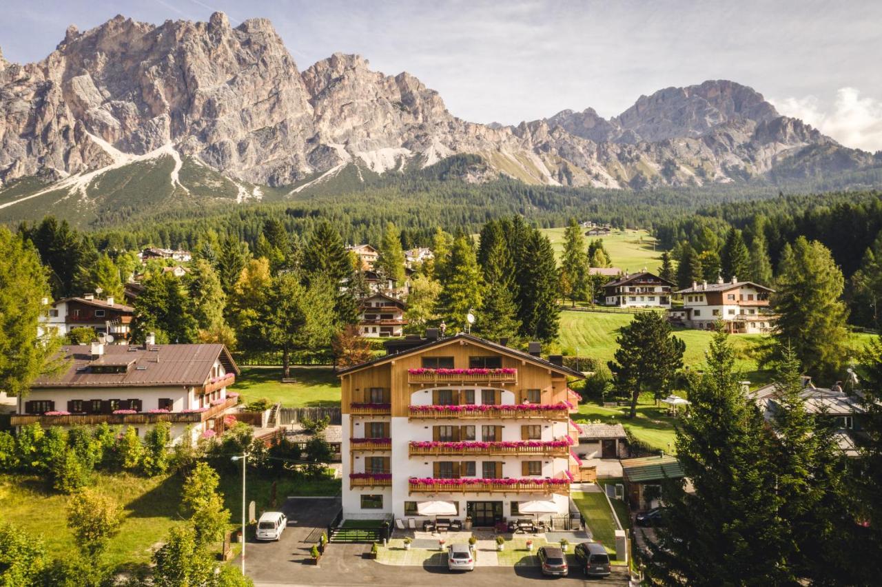 Hotel Camina And 4*